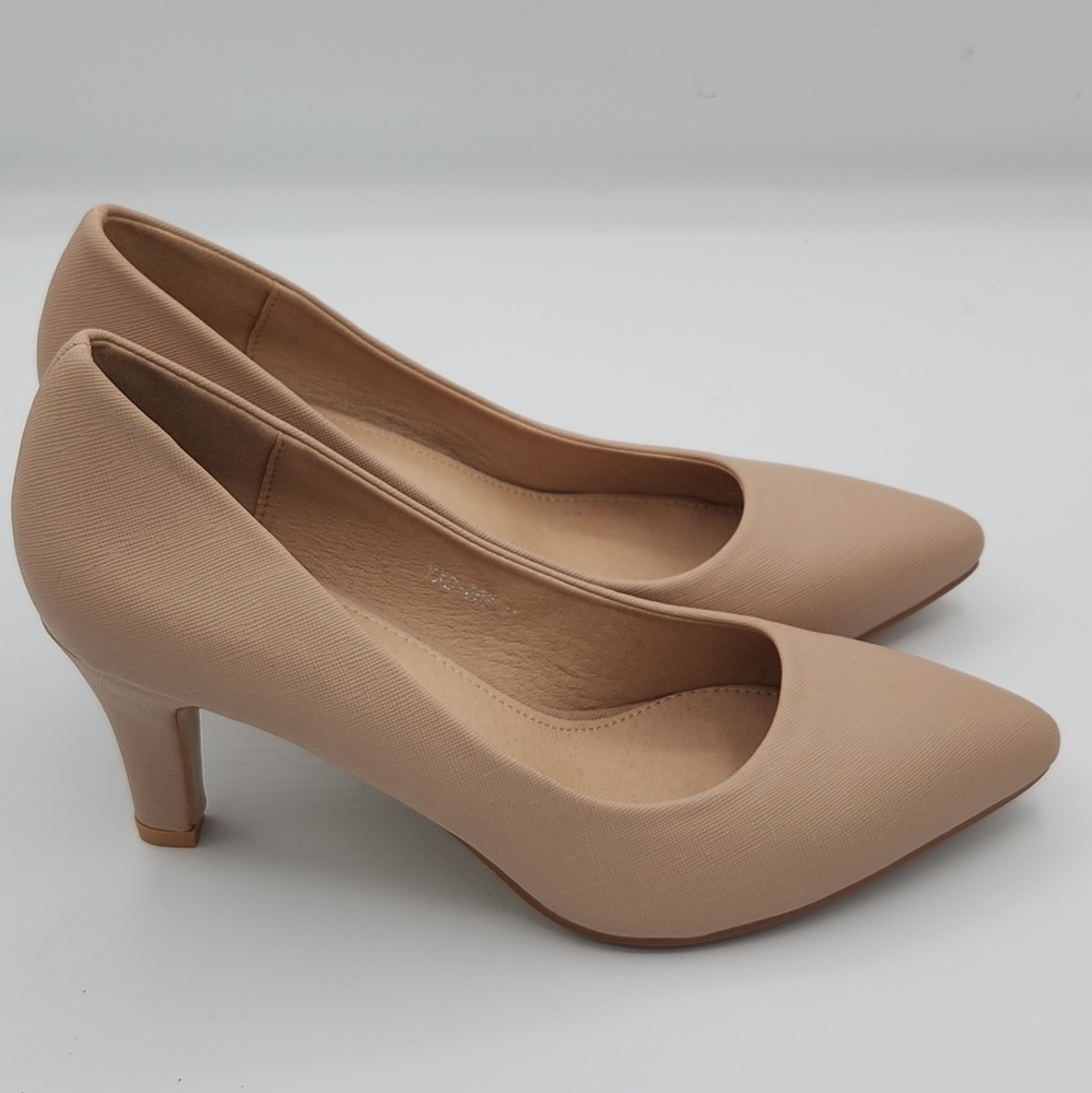 WuORWu Women's Closed Toe Heel Pumps Nude Size 11